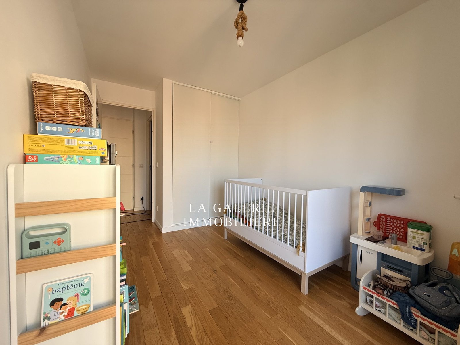 Appartement meublé 4 pièces, balcon et parking à Puteaux (92800) – Image 10