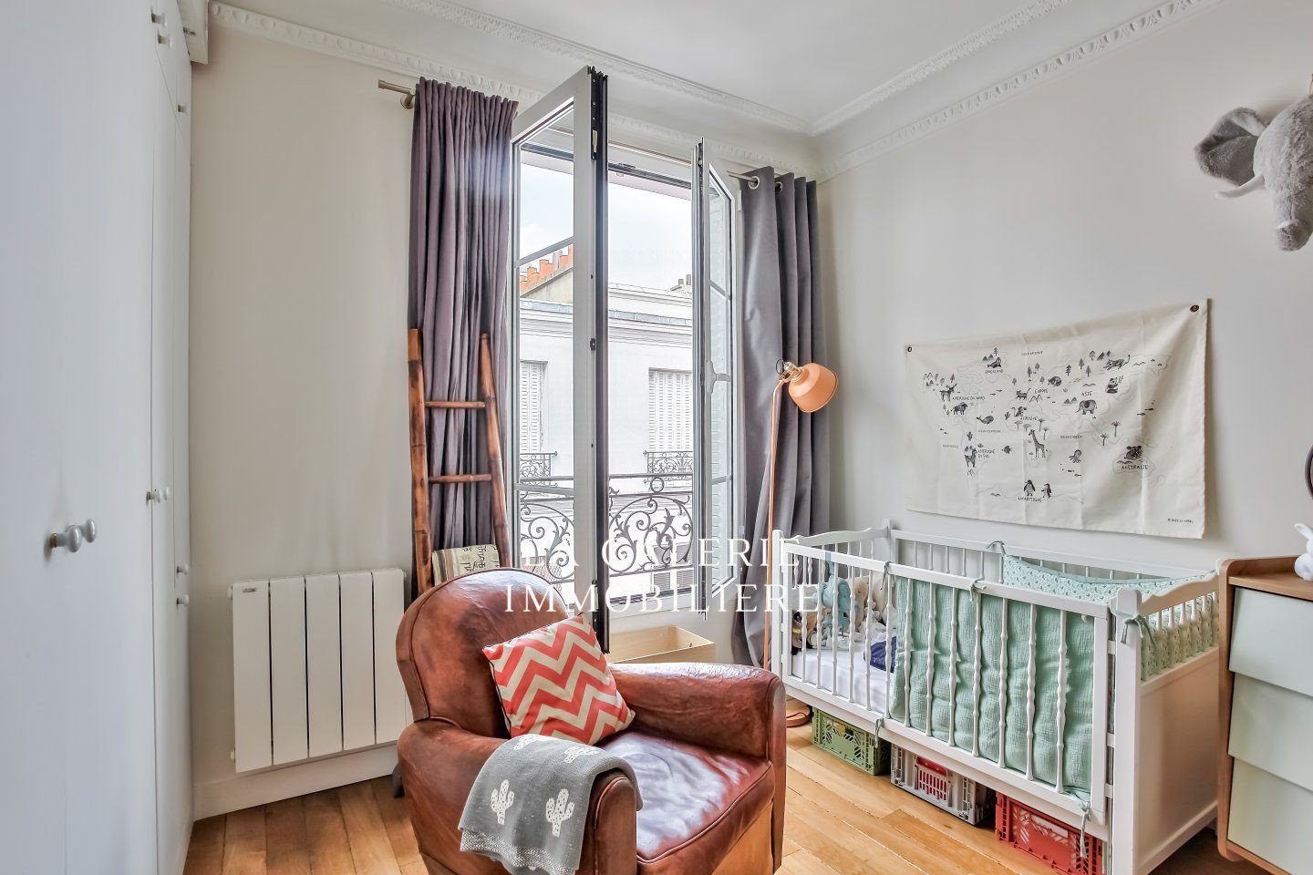 Appartement 2 pièces rénové, belle vue sur Paris et cave à Paris (75018) – Image 9