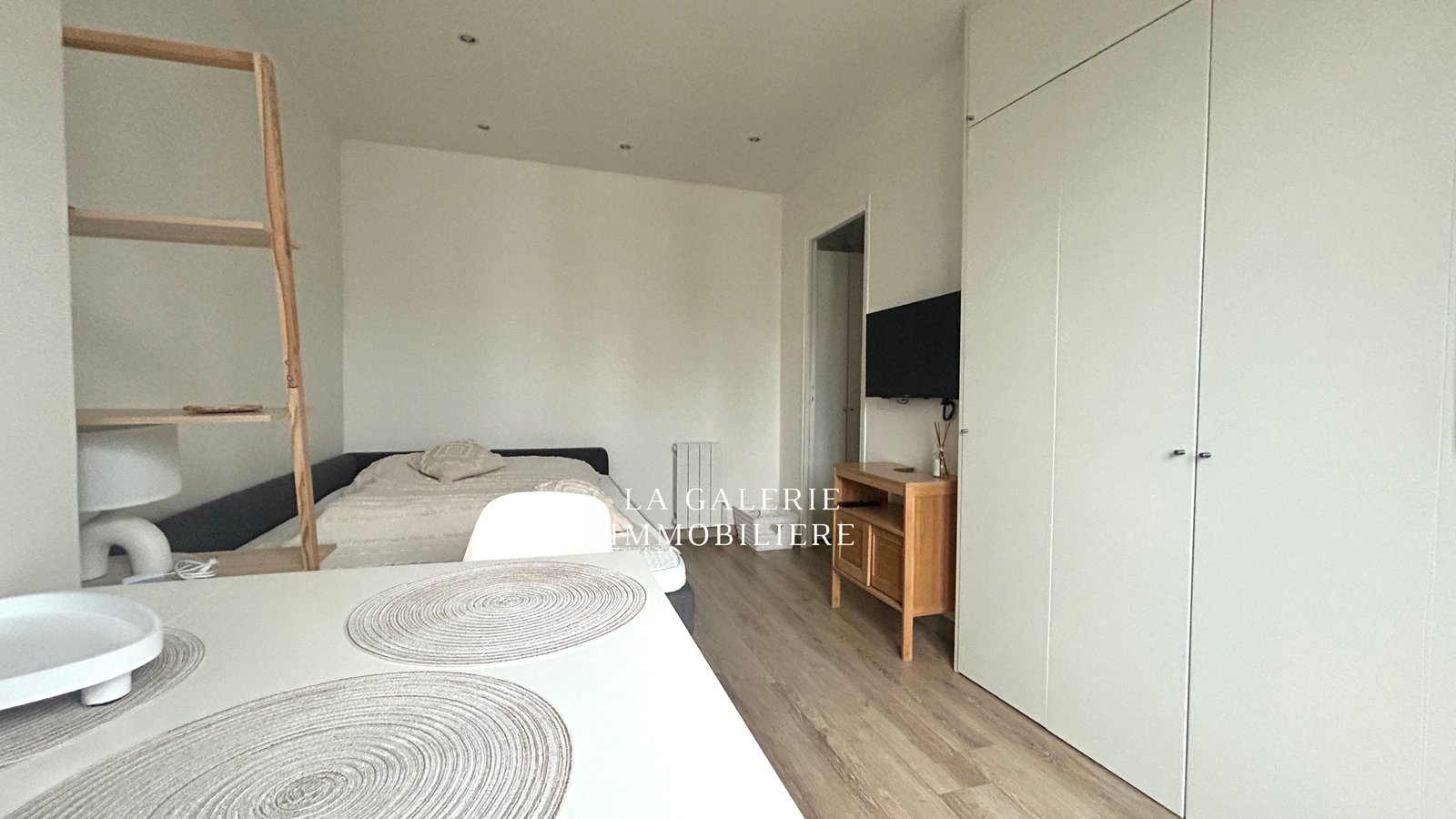 Location meublée - Studio 18,58m² à Paris (75012) – Image 2
