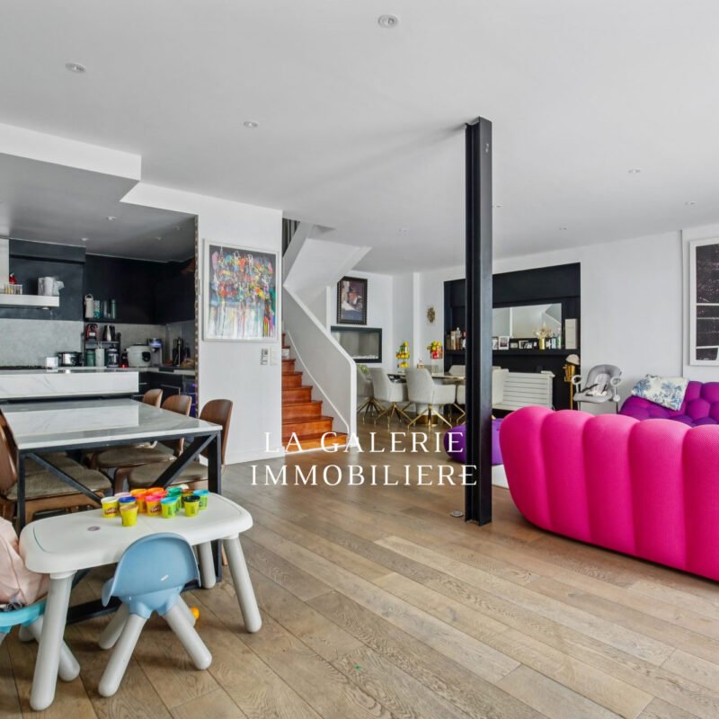 Maison 250m² avec jacuzzi, sauna et cour de 96m² à Nanterre (92000)