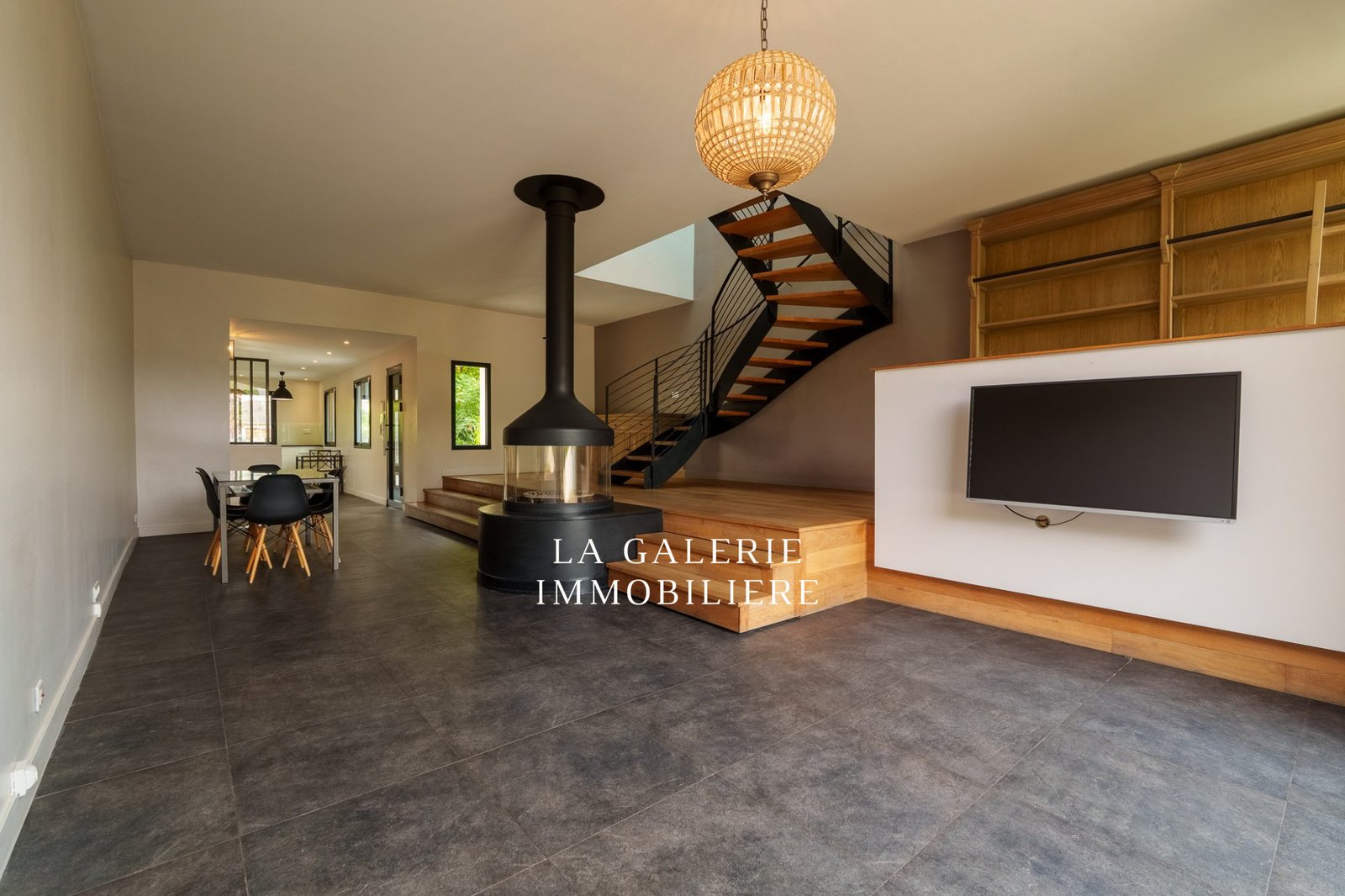 Maison 9 pièces 180m² et 630m² de terrain à Colombes (92700) – Image 2