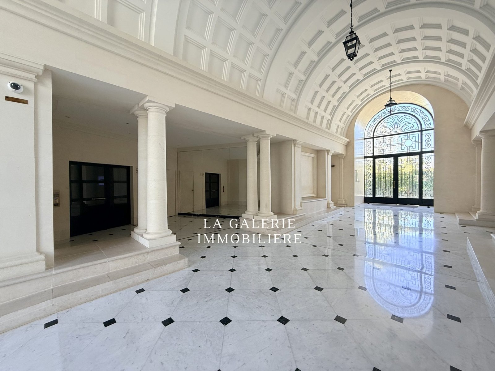 Appartement 3 pièces 72m² avec loggia, balcon & box à Puteaux (92800) – Image 2