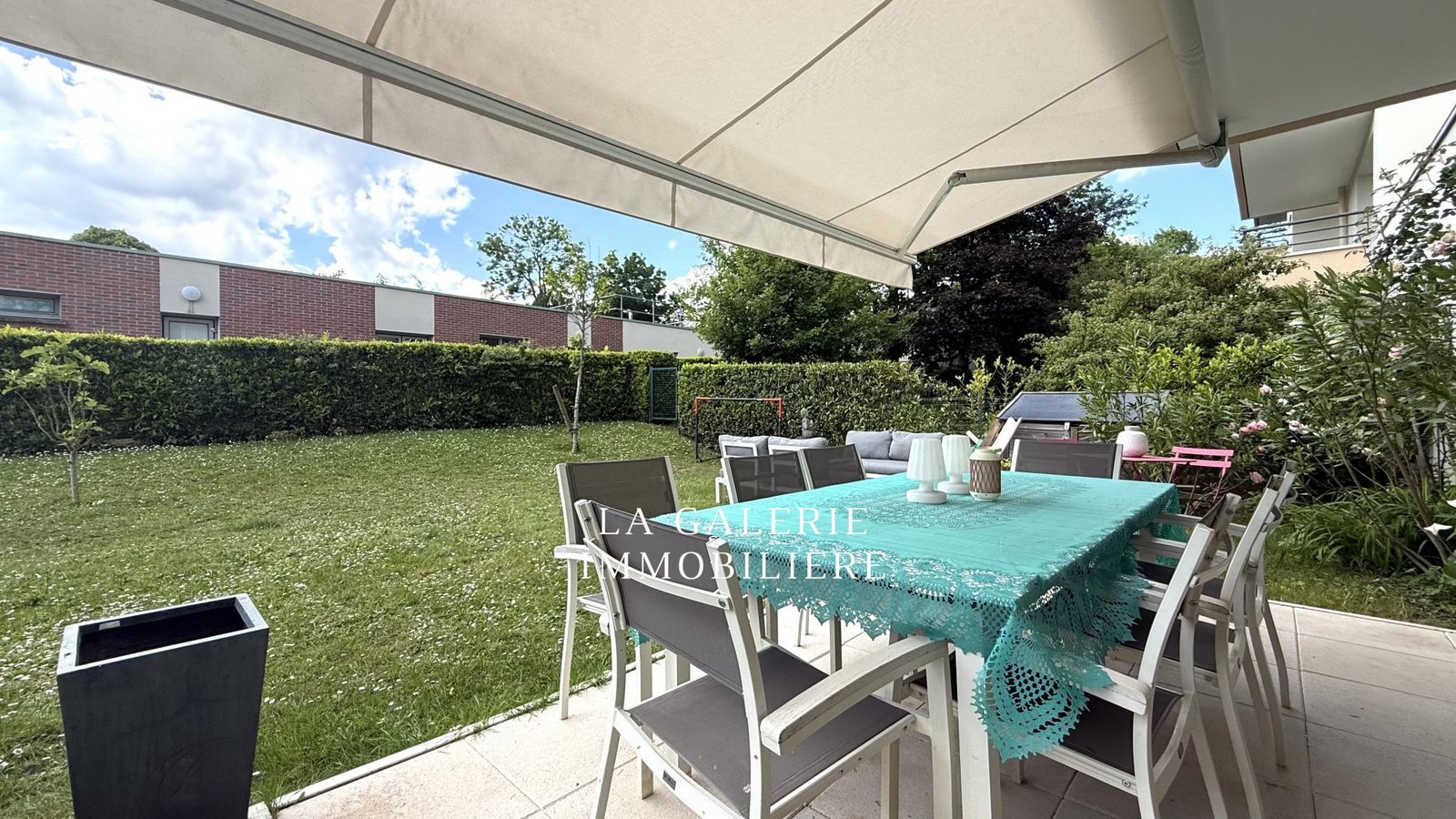 Location - 3 pièces 76m², jardin, cave, parking + box à Saint-Cloud (92210) – Image 2