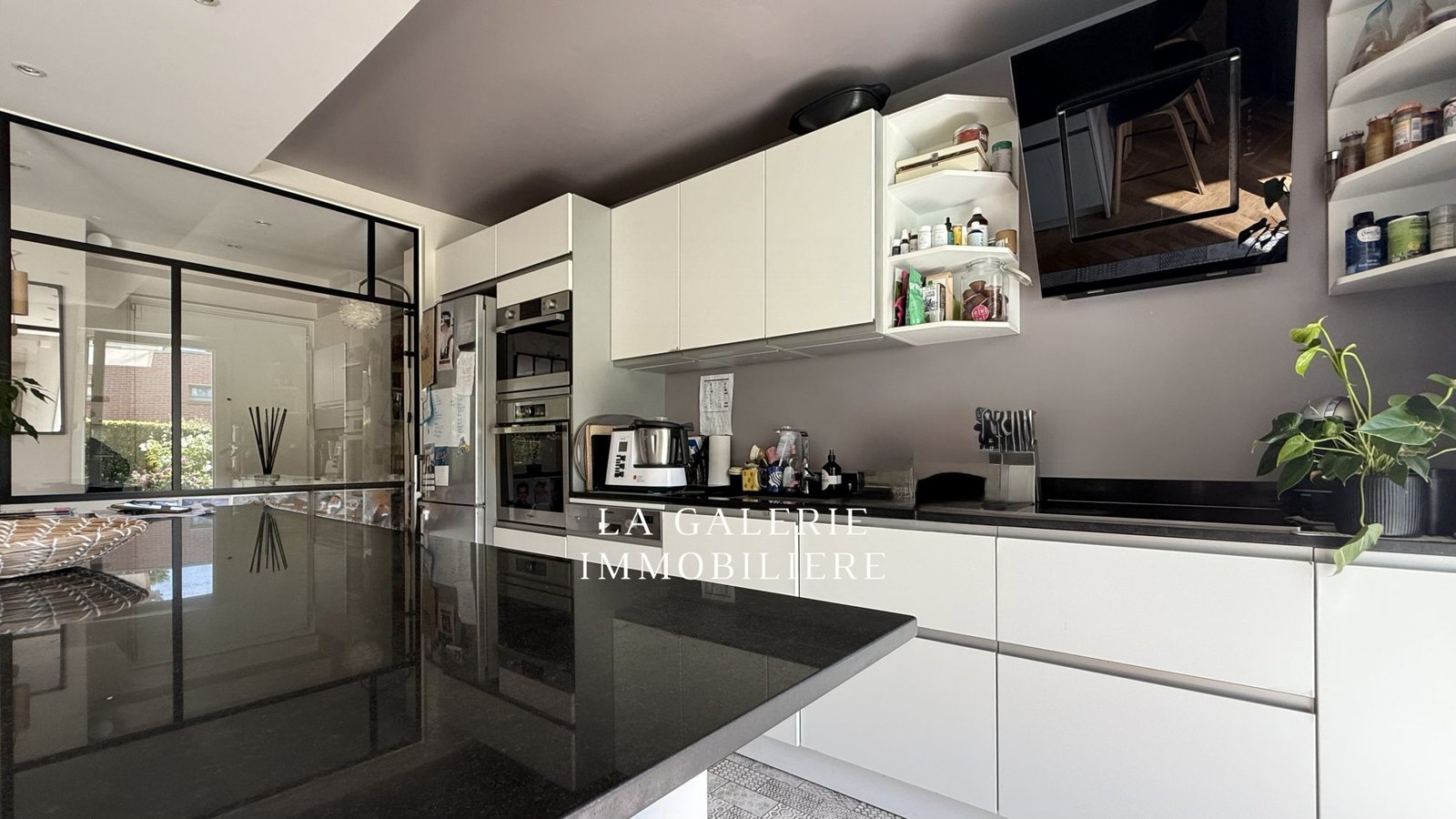 Location - 3 pièces 76m², jardin, cave, parking + box à Saint-Cloud (92210) – Image 6