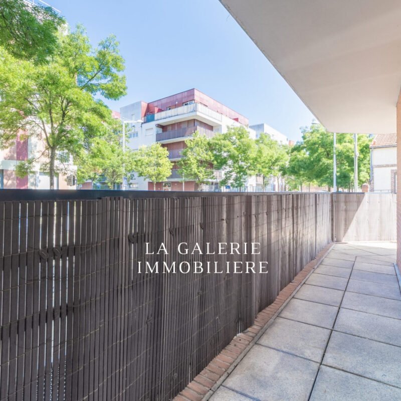 NANTERRE 5MIN DU CENTRE-VILLE – RARE APPARTEMENT AVEC ESPACE EXTÉRIEUR – PARKING EN SOUS-SOL à Nanterre (92000)