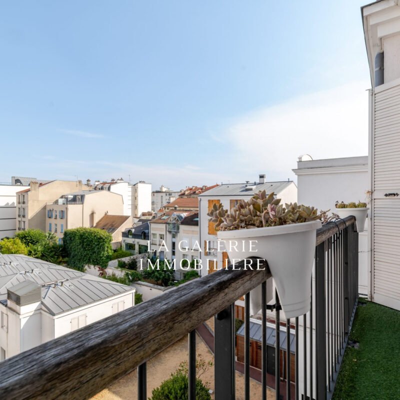 L’OASIS DE PUTEAUX — DUPLEX D’EXCEPTION 2012 – DEUX DERNIERS ÉTAGES RIEN QUE POUR VOUS CENTRE-VILLE – 3/4 PIÈCES 90 M² PONDÉRÉS – 112 M² AU SOL – AGRANDISSEMENT VALIDÉ PAR GÉOMÈTRE ET COPROPRIÉTÉ – PARKING SOUS-SOL SÉCURISÉ à Puteaux (92800)