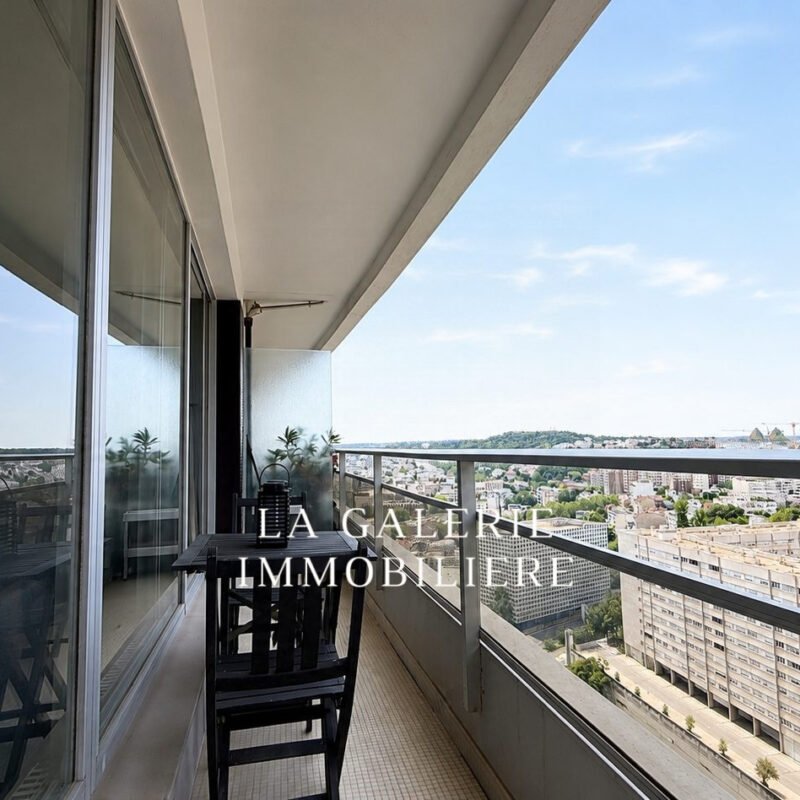 Location meublée – Studio 39 m² avec balcon et vue dégagée à Puteaux (92800)