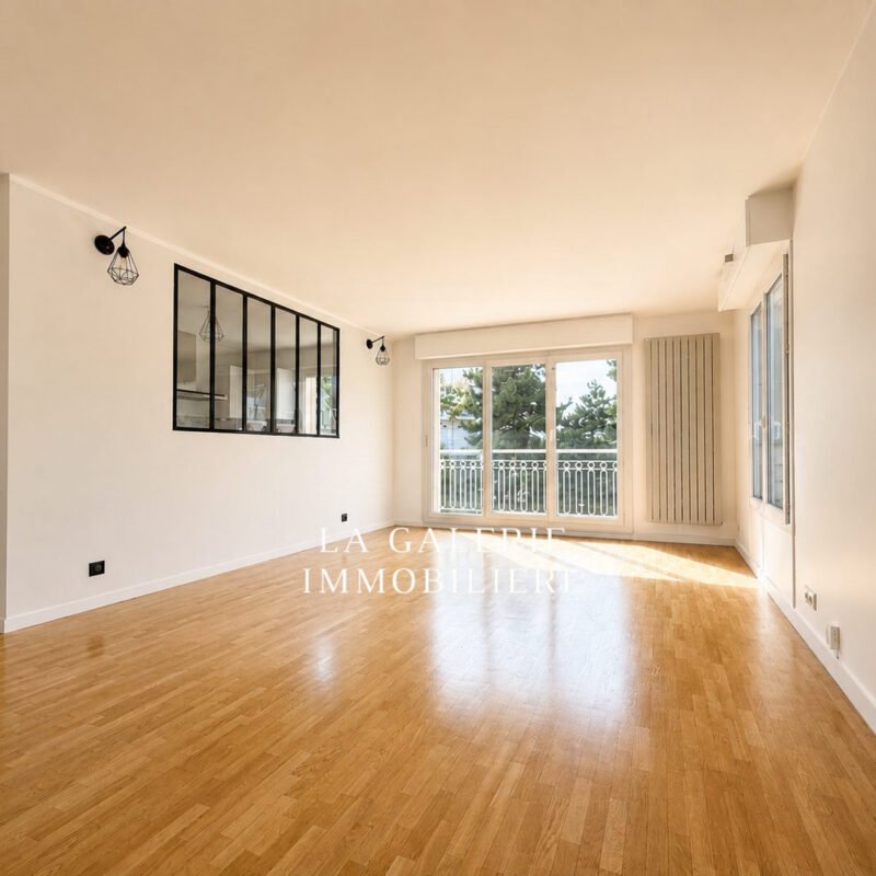 Appartement 5 pièces avec 2 balcons, cave et parking à Suresnes (92150)