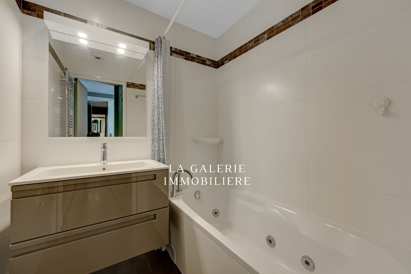 Appartement 4 pièces 79,50m², cave + parking à Suresnes (92150) – Image 9