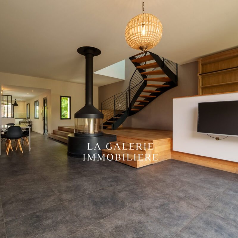 Maison 9 pièces 180m² et 630m² de terrain à Colombes (92700)