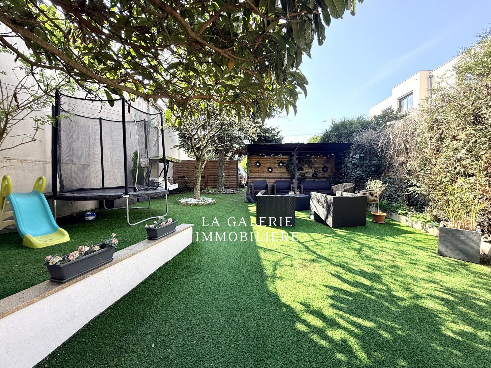 Maison 8 pièces, jardin de 400m² et dépendance à Nanterre (92000) – Image 2