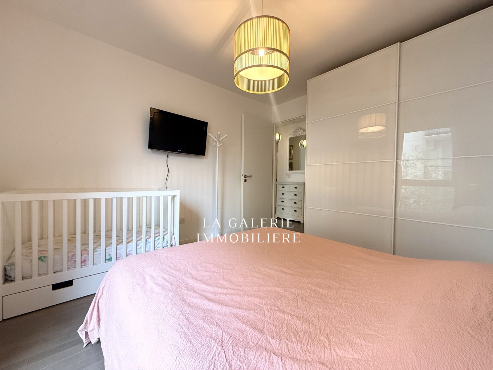 Location meublée - 3 pièces 63 m² et parking à Puteaux (92800) – Image 7