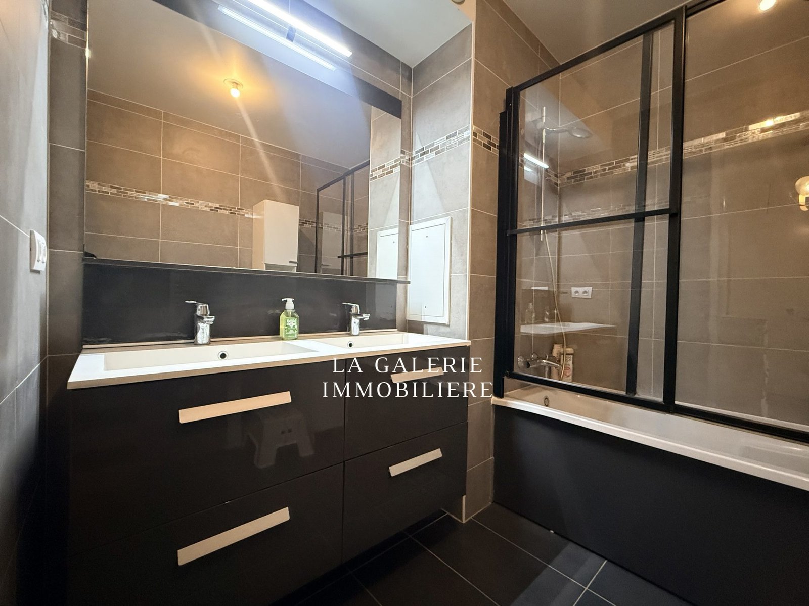 Location meublée - 3 pièces 63 m² et parking à Puteaux (92800) – Image 8