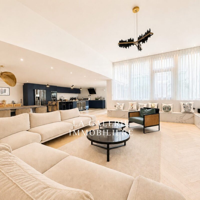 Appartement 5 pièces, patio 20 m², clim et parking à Suresnes (92150)