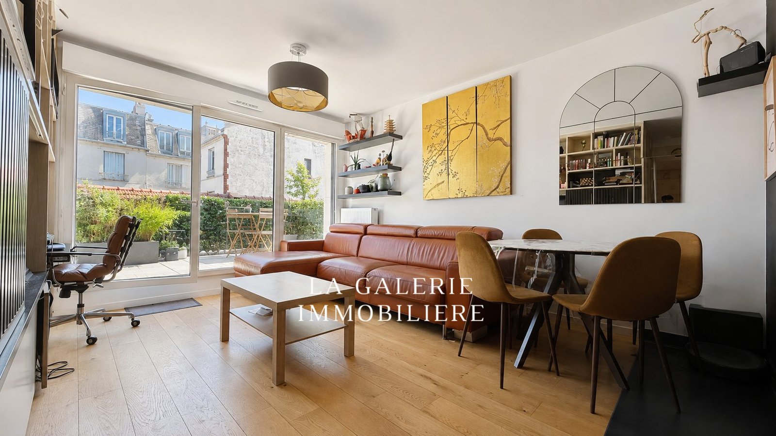 Location meublée - 3 pièces 50m², terrasse et parking à Suresnes (92150) – Image 2