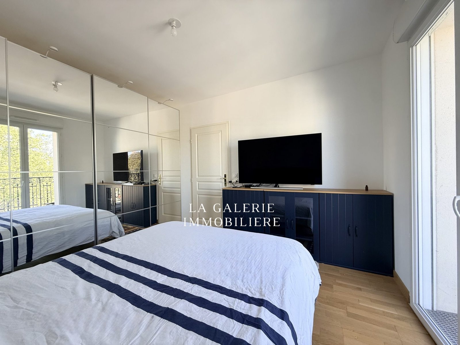 Location meublée - 2 pièces avec loggia et balcon + parking à Puteaux (92800) – Image 7
