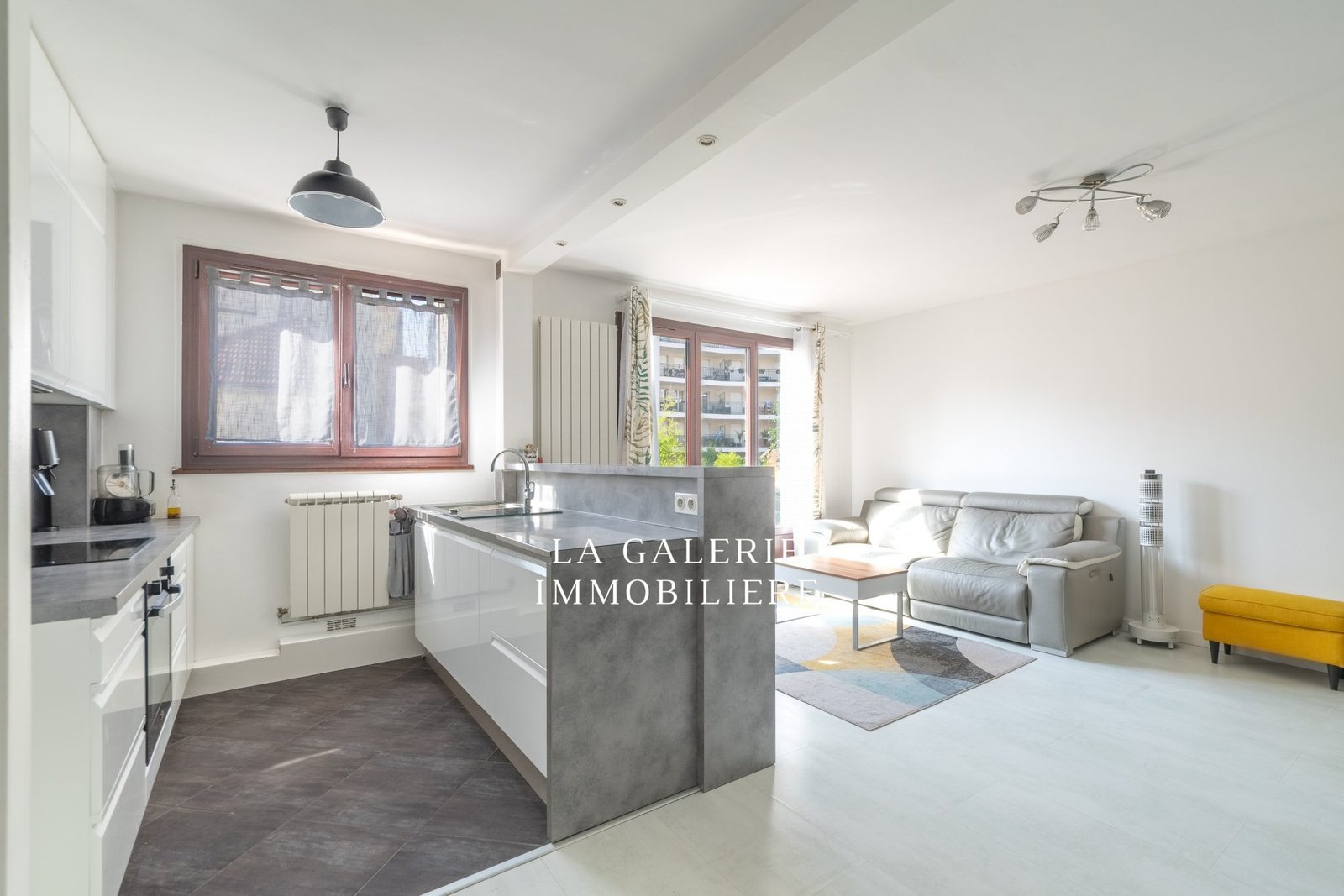 APPARTEMENT 3 PIÈCES AVEC BALCON à Puteaux (92800) – Image 2