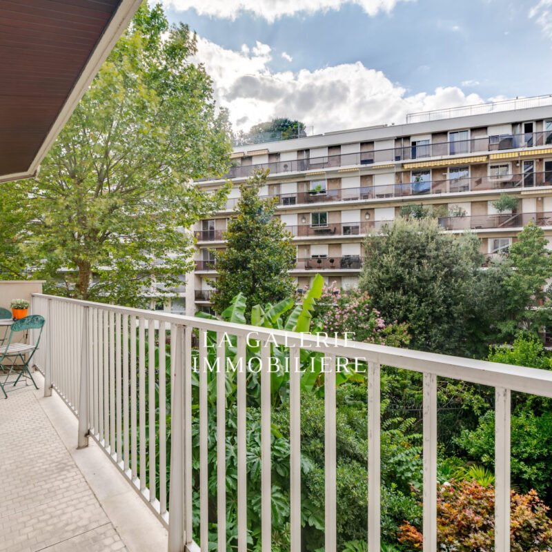 Appartement familial 4 chambres, 2 grands balcons côté jardin au calme, secteur Cité scolaire Pasteur – box en sus à Neuilly-sur-Seine (92200)