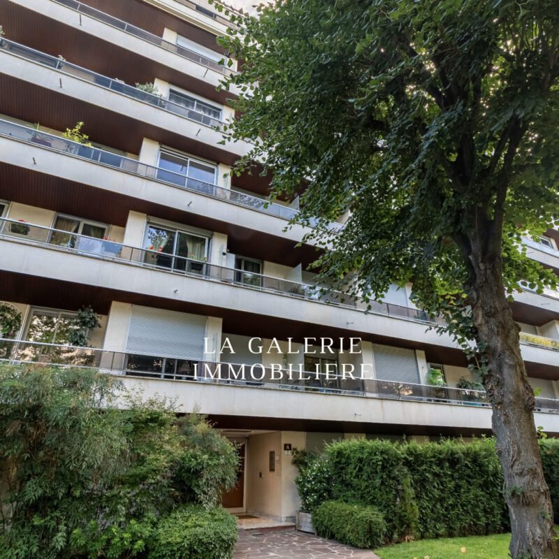Appartement familial 4 chambres, 2 grands balcons côté jardin au calme, secteur Cité scolaire Pasteur – box en sus à Neuilly-sur-Seine (92200)