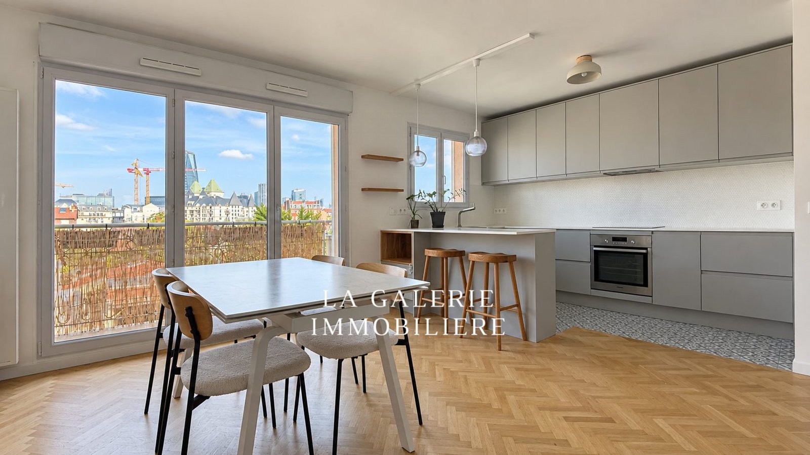 Location meublée - 3 pièces 66m², balcon cave & parking à Suresnes (92150) – Image 3