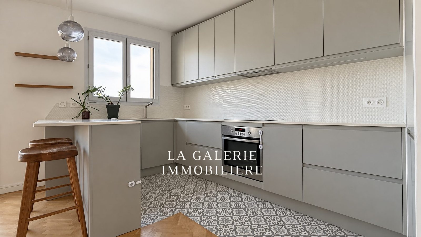 Location meublée - 3 pièces 66m², balcon cave & parking à Suresnes (92150) – Image 5
