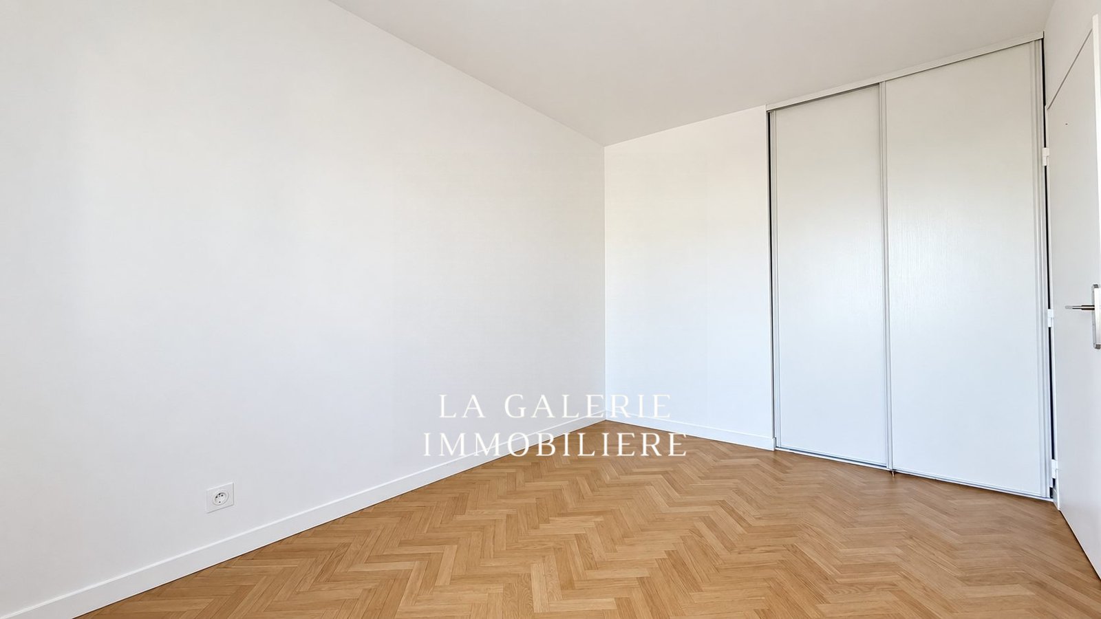 Location meublée - 3 pièces 66m², balcon cave & parking à Suresnes (92150) – Image 10