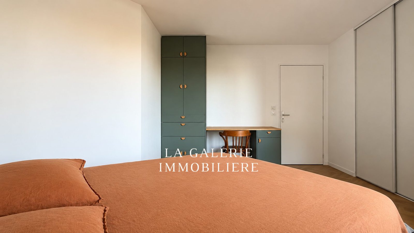 Location meublée - 3 pièces 66m², balcon cave & parking à Suresnes (92150) – Image 7