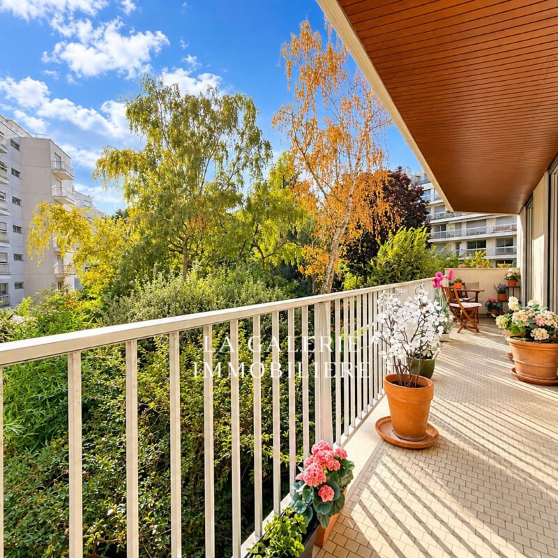 Appartement familial 4 chambres, 2 grands balcons côté jardin au calme, secteur Cité scolaire Pasteur – box en sus à Neuilly-sur-Seine (92200)