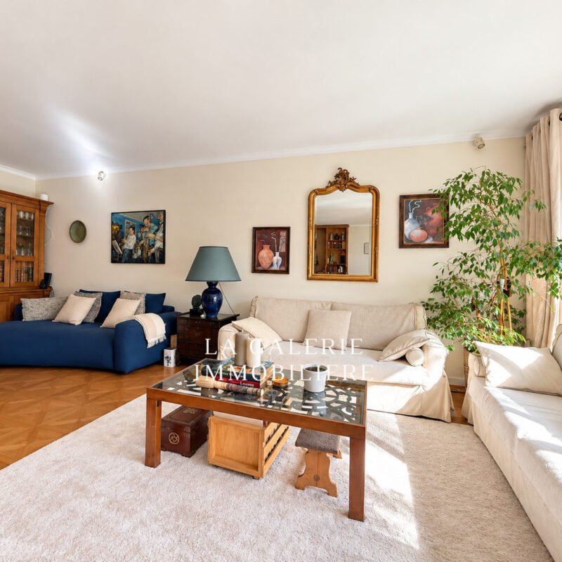 Appartement familial 4 chambres, 2 grands balcons côté jardin au calme, secteur Cité scolaire Pasteur – box en sus à Neuilly-sur-Seine (92200)
