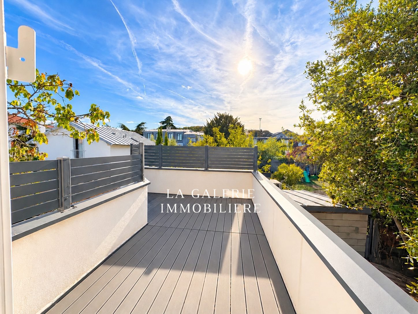 Maison 6 pièces 153 m² · à Suresnes · 153 m² · 720 000 €